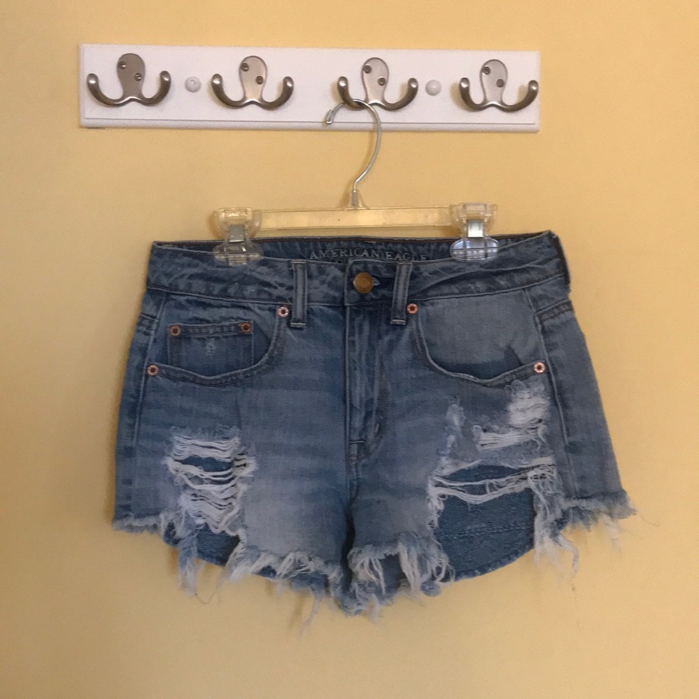 American Eagle - Distressed Cut-off Shorts